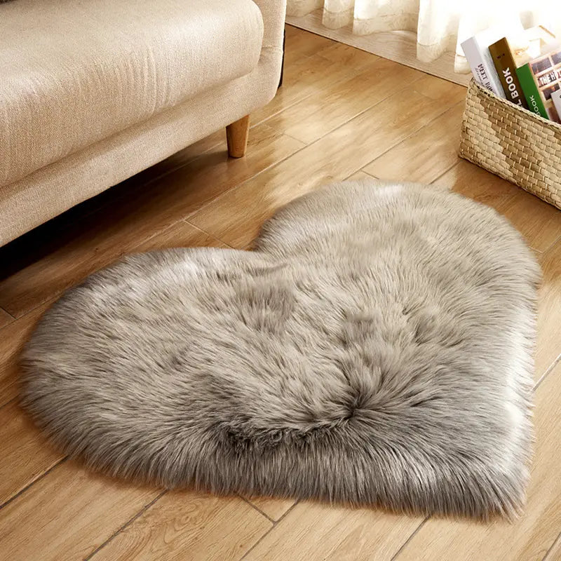 NNETM Plush Grey Heart Shaped Area Rug - 50cm*60cm Faux-Fur Carpet